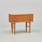 1305 1588 CHEST OF DRAWERS